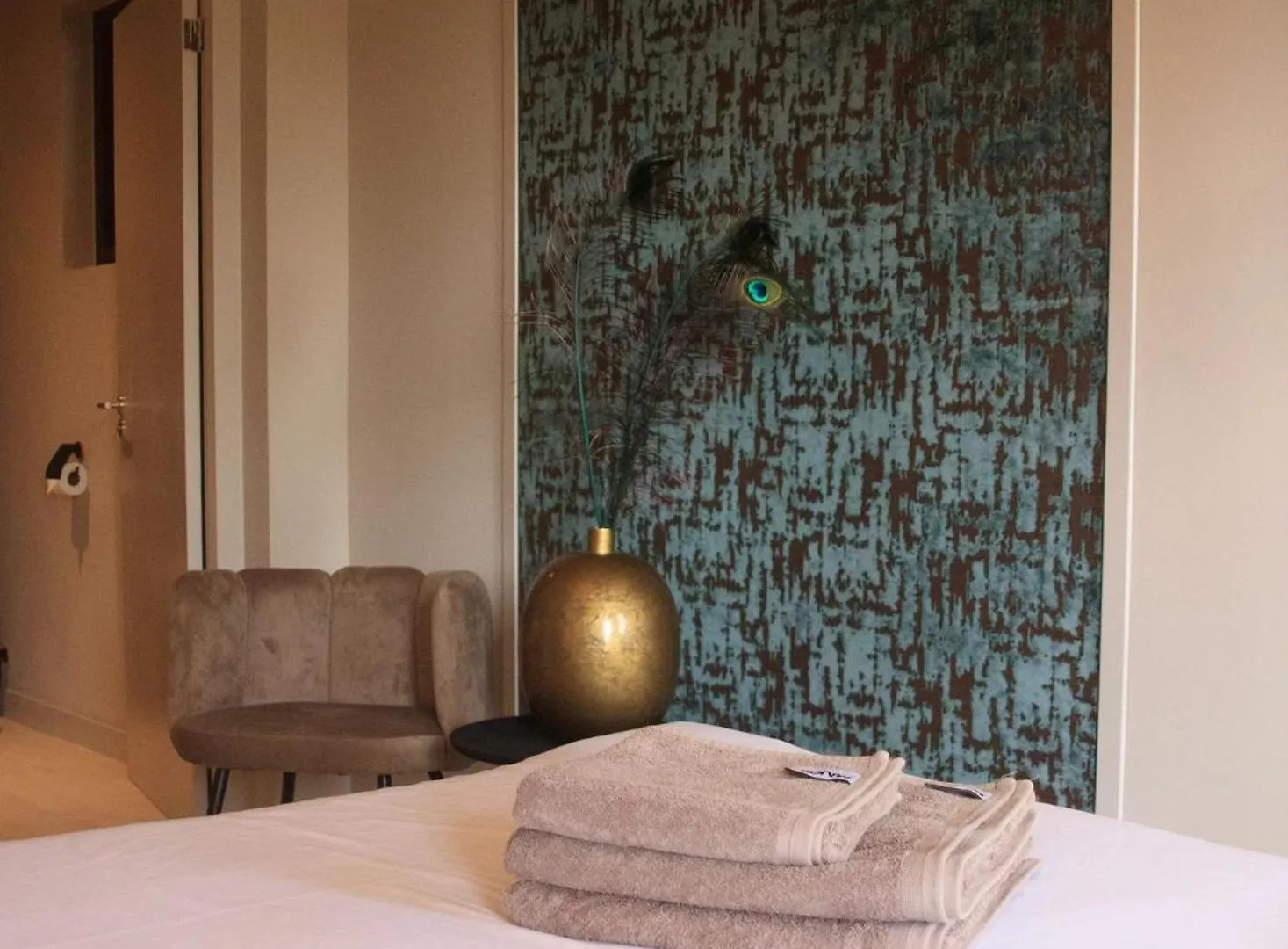 Major. Suites Curacao يلمستاد
