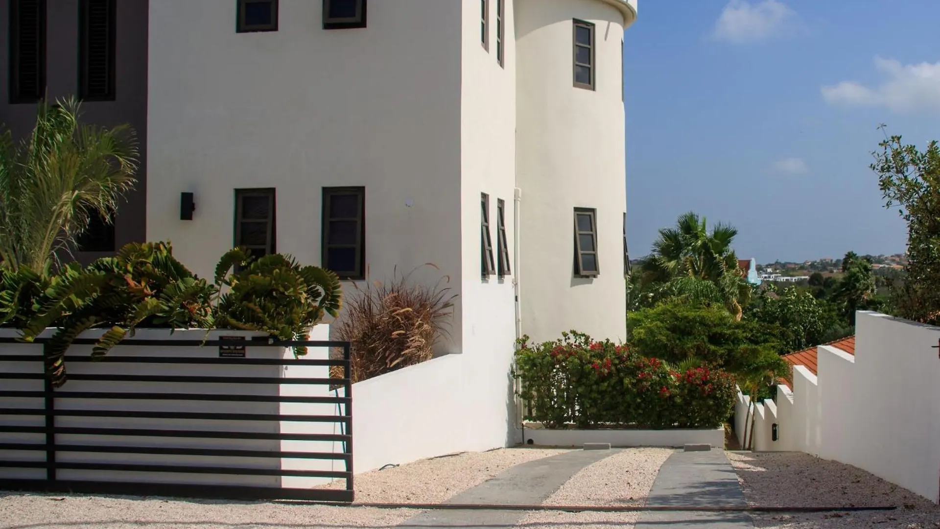 Major. Suites Curacao يلمستاد 0*,